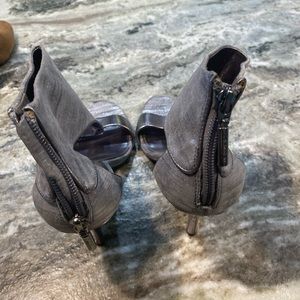 Calvin Klein Silver bootie sandals